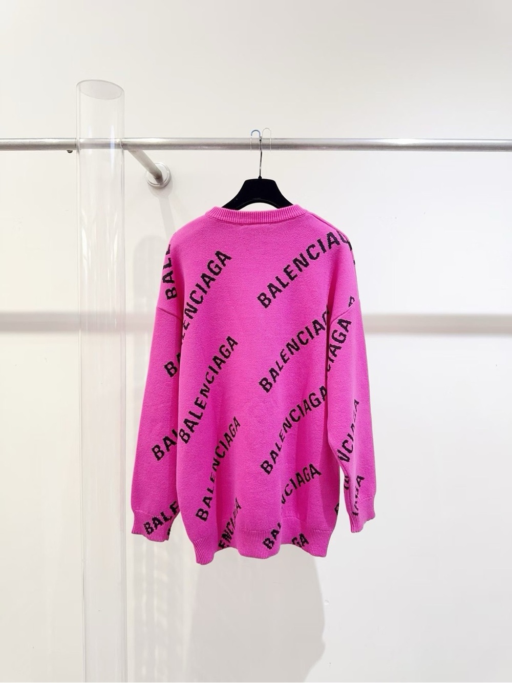 ❌hold❌🚩steal Balenciaga Hot Pink Logo Crewneck Sweater - Picture 2 of 5